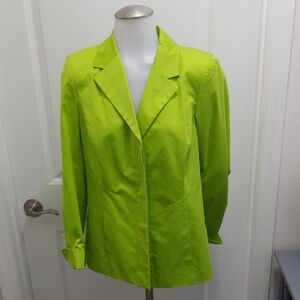 Ellen Tracy Green Blazer with Notched Lapels and Short Sleeves